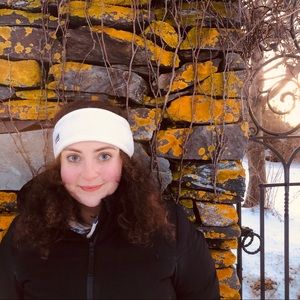 Meet your Posher, Elizabeth